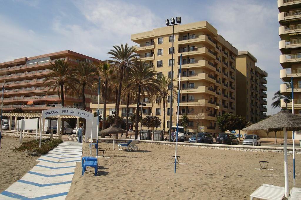 Beachfront Apartment In Fuengirola New Zewnętrze zdjęcie